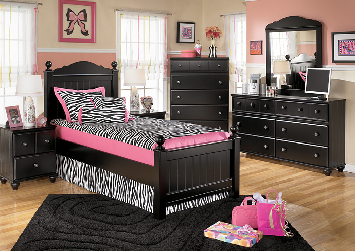 Jaidyn Twin Poster Bed, Dresser & Mirror