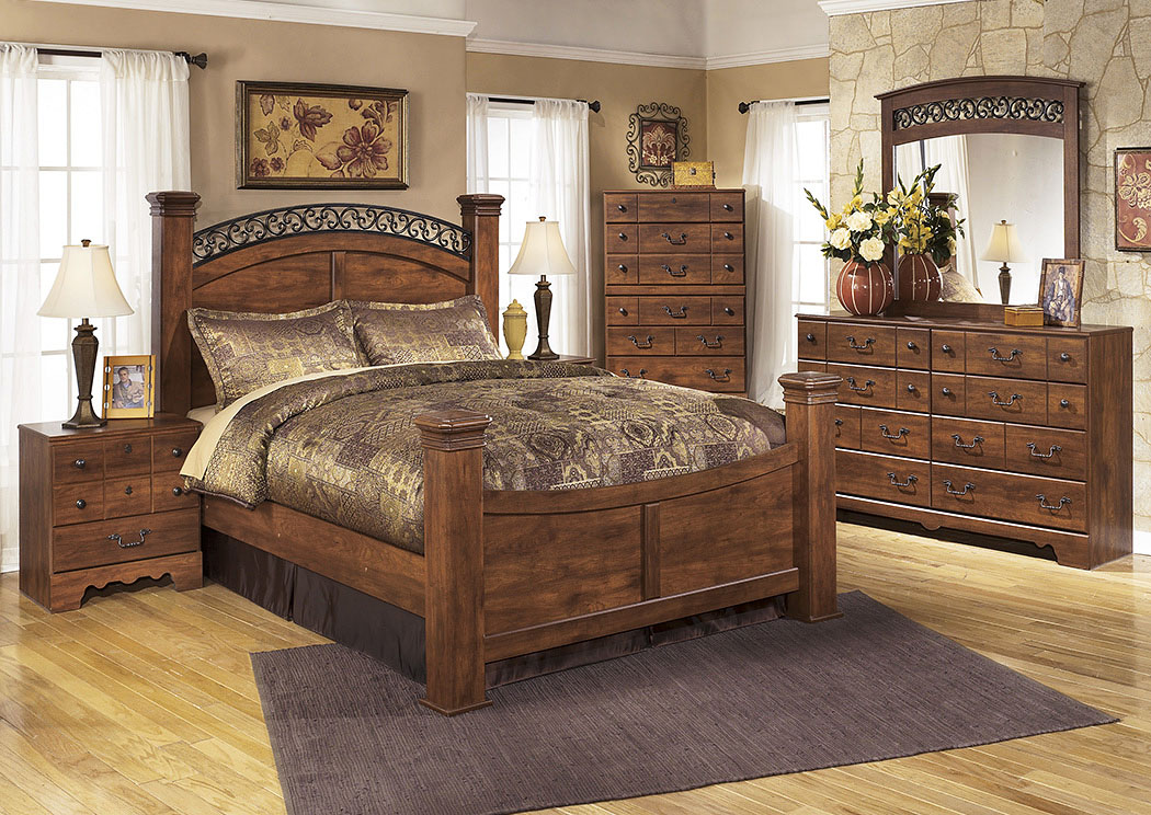Best Buy Furniture and Mattress Timberline King Poster Bed w/Dresser