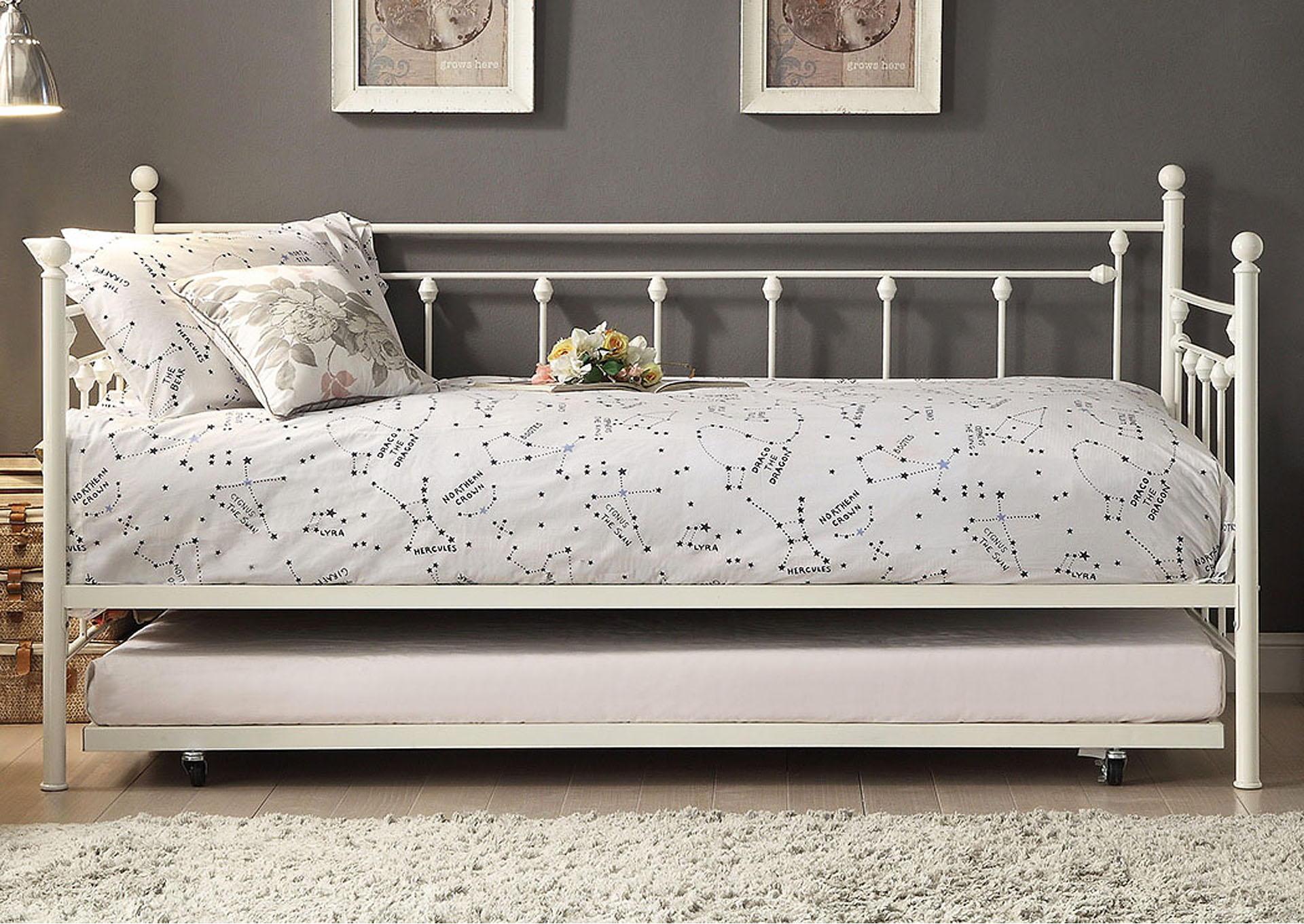 Кушетки отзывы. ФИРЕСДАЛЬ икеа. Кровать Daybed large от Mint Factory 3. Кровать-диван Addison Daybed. Кушетка ФИРЕСДАЛЬ аналоги.